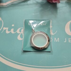 Origami Owl Silver Medium Twisting Locket Base